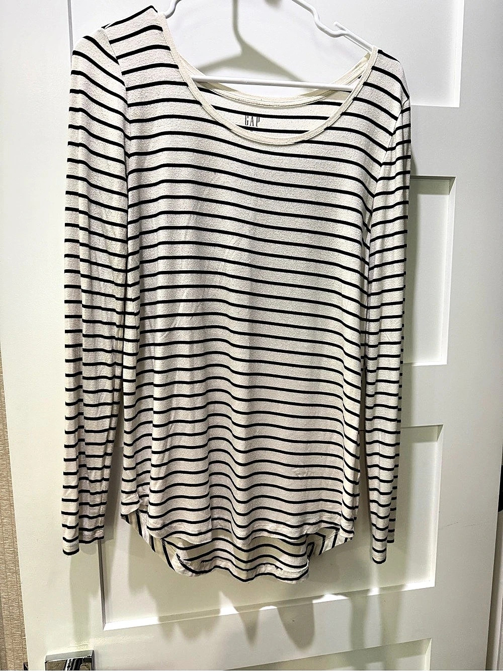 GAP Black Ivory Striped Long Sleeve High Low Scoop Neck Top XS
